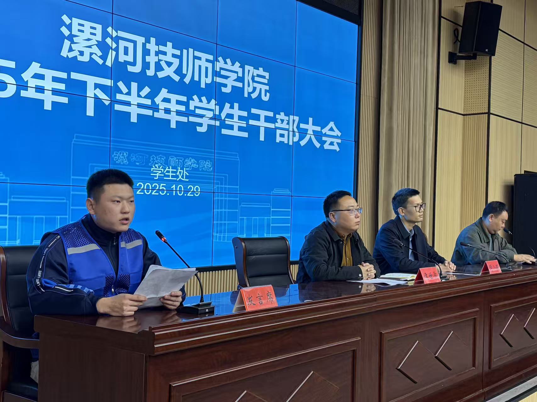 b8dd9b6a5eb536c01d15394c77a9a65b.jpg b8dd9b6a5eb536c01d15394c77a9a65b.jpg