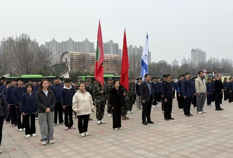 3月24日和团委一起去烈士陵园2.png 3月24日和团委一起去烈士陵园2.png