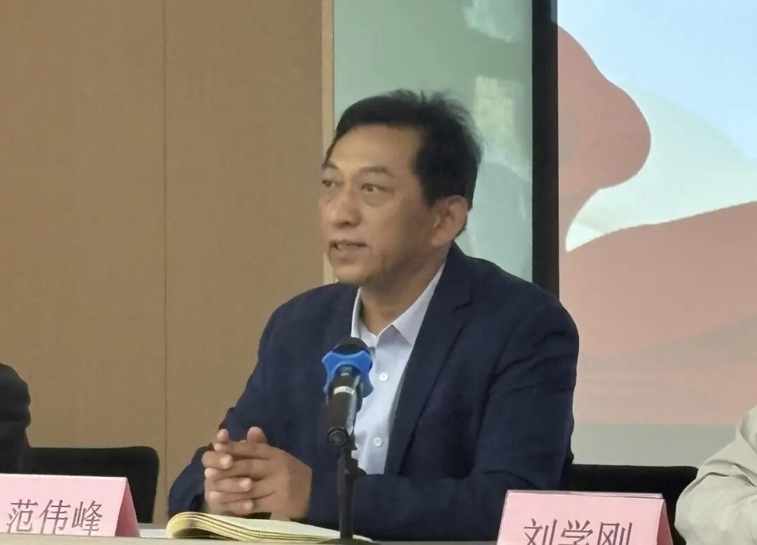 4.14思政潮我看青年说担当启动仪式 范书记讲话做总结.jpg 4.14思政潮我看青年说担当启动仪式 范书记讲话做总结.jpg